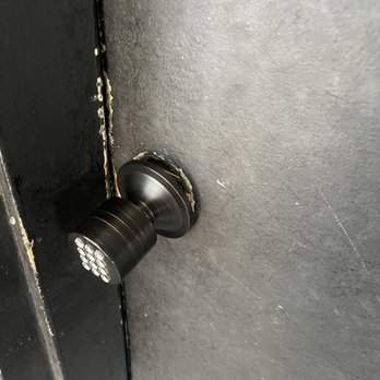 Awesome Coffee - Non locking bathroom knob - Ice Cream & Frozen Yogurt Near Me - Los Angeles, California