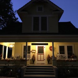 Poppy Sister Inn
