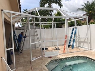 Slide of EBG Screen Enclosures & Techos De Aluminio