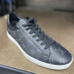 Motor City Pawn Brokers - Louis Vuitton men's shoes