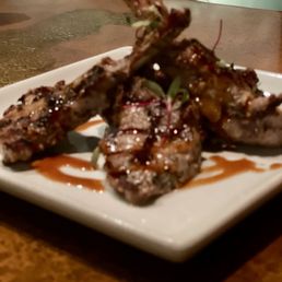 Lamb Chops with Garlic & Rosemary Lamb Chops with Garlic & Rosemary