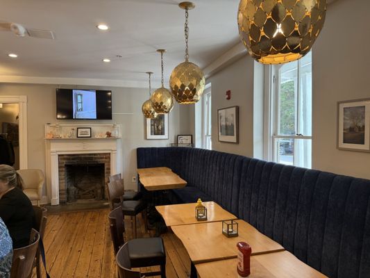 The Colonial Inn by null