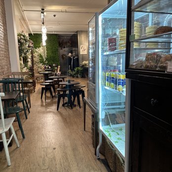 Cafe Atelier - Seating area - Desserts Near Me - New York, New York