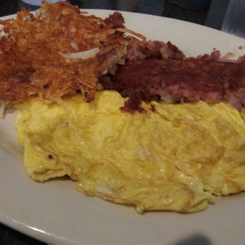 Toast - Corned beef hash, eggs & hashbrowns - Breakfast & Brunch Near Me - New Port Richey, Florida Toast - Corned beef hash, eggs & hashbrowns - Breakfast & Brunch Near Me - New Port Richey, Florida