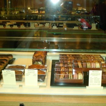 La Maison du Chocolat - Smaller macarons boxed - Chocolatiers & Shops Near Me - New York, New York La Maison du Chocolat - Smaller macarons boxed - Chocolatiers & Shops Near Me - New York, New York