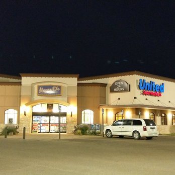 Henry D's Restaurant - Exterior. - Breakfast & Brunch Near Me - Amarillo, Texas