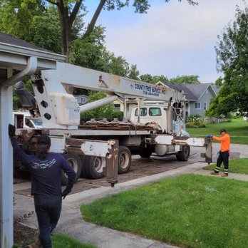 County Tree Service - 100 foot crane - Tree Services Near Me - Stickney, Illinois County Tree Service - 100 foot crane - Tree Services Near Me - Stickney, Illinois