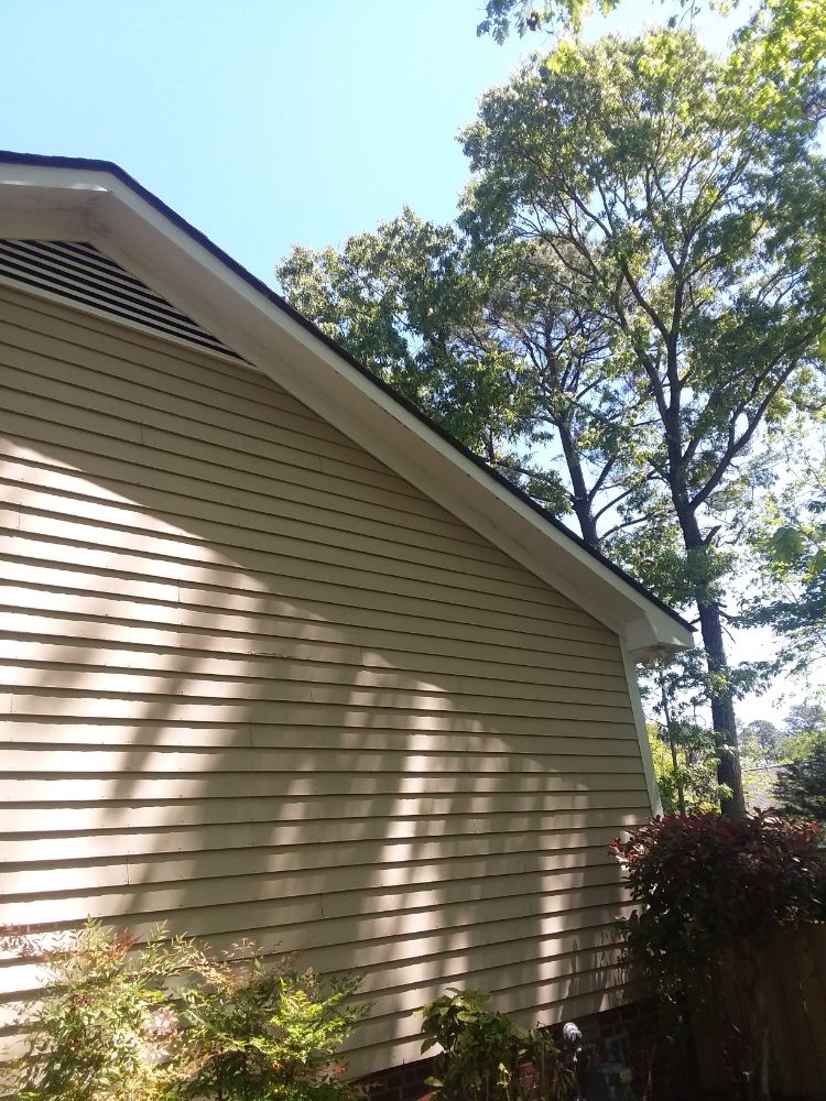 Slide of Carolina handyman and lawn care service