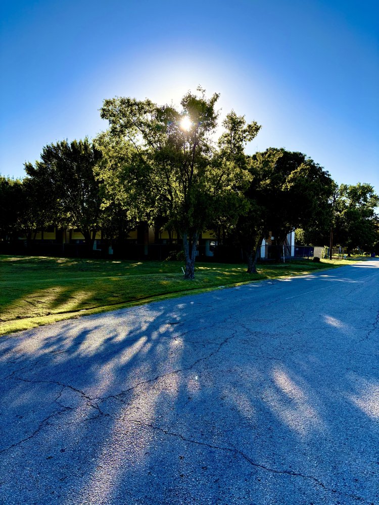 Mom'a J's Place - social services organization in Dallas, TX