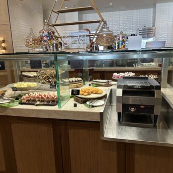 La Hiki - Dessert bar - Breakfast & Brunch Near Me - Kapolei, Hawaii La Hiki - Dessert bar - Breakfast & Brunch Near Me - Kapolei, Hawaii