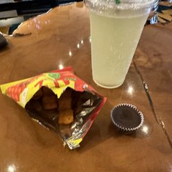 Oh Mi Organics - Rivalz pizza snacks, buttercream candy, Lemon lime kombucha.