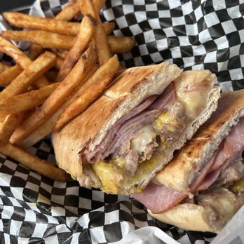 Las Palmas Cuban Restaurant - Classic Cuban with too much mustard - Cuban Near Me - Mount Dora, Florida Las Palmas Cuban Restaurant - Classic Cuban with too much mustard - Cuban Near Me - Mount Dora, Florida