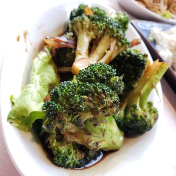 Palace Thai - Broccoli with Oysters Sau - Thai Near Me - Paris, 75 Palace Thai - Broccoli with Oysters Sau - Thai Near Me - Paris, 75