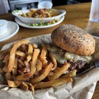 Snuffers - Fried Jalapeno Cheeseburger - American Near Me - Dallas, Texas