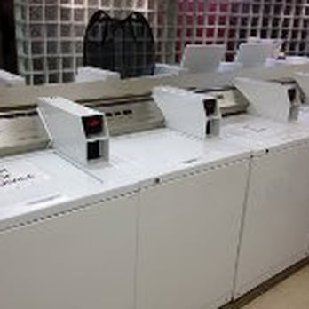 Regents Park - Typical day doing laundry in south tower: many machines tagged 'out of order'....and more out of order not identified as such. - Apartments Near Me - Chicago, Illinois Regents Park - Typical day doing laundry in south tower: many machines tagged 'out of order'....and more out of order not identified as such. - Apartments Near Me - Chicago, Illinois