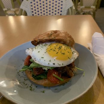 Outro - Farmhouse Sandwich with spinach - Cafes Near Me - New York, New York Outro - Farmhouse Sandwich with spinach - Cafes Near Me - New York, New York