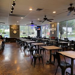 Freddy's Cafe - Dining area