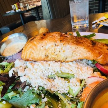 Twisted Tavern - Twisted salad with grilled salmon - Burgers Near Me - St Peters, Missouri