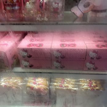 Hello Kitty Cafe - Pastry display - Cafes Near Me - Irvine, California