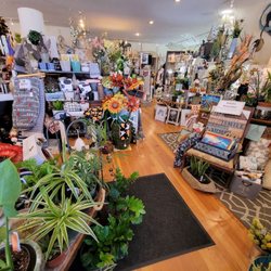 French Prairie Perennials - View as you walk in. Lots of stuff!