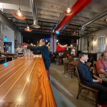 Cardinal - Inside - Brewpubs Near Me - Hudson, Quebec