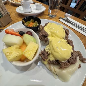 Wildberry Pancakes and Cafe - Chicago Benedict - Pancakes Near Me - Chicago, Illinois