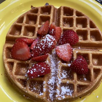 Le Petit Café - Belgium Waffles w berry - Coffee & Tea Near Me - Brooklyn, New York Le Petit Café - Belgium Waffles w berry - Coffee & Tea Near Me - Brooklyn, New York
