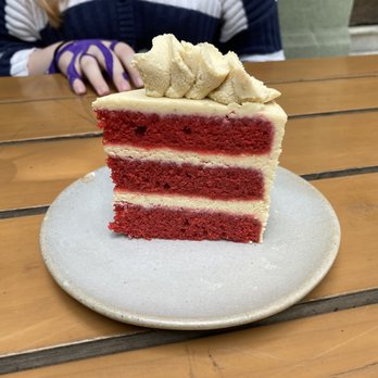 Let it V - Red velvet vegan cake - Vegan Near Me