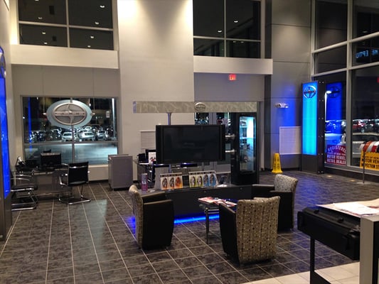 GAULT TOYOTA - Updated July 2025 - 23 Photos & 34 Reviews - 2205 North ...