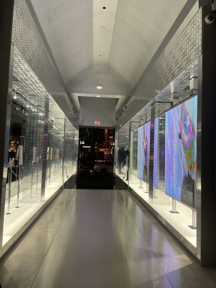 GIVENCHY 413 N Rodeo Dr, Beverly Hills, California Men's Clothing