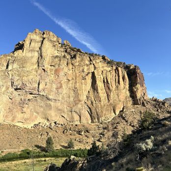 Smith Rock State Park - Beautiful morning at smith rock - Parks Near Me - Terrebonne, Oregon