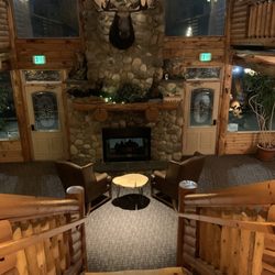 New England Inn - Lobby in Lodge