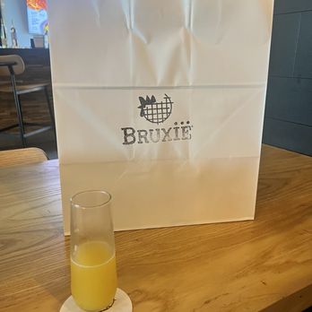 Bruxie - Mimosa and CHICKEN AND WAFFLE - Chicken Shop Near Me - El Segundo, California