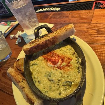 Bubba's 33 - Spinach dip with green hatch chilis.  Yummmmm - Burgers Near Me - Albuquerque, New Mexico