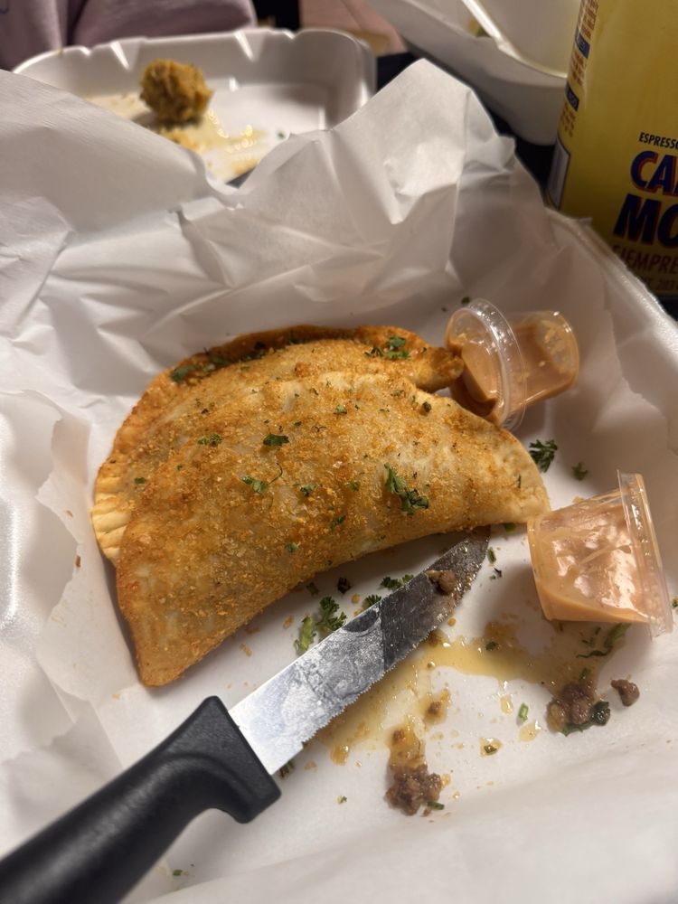 Cabo Rojo Cocina Caribeña Logo