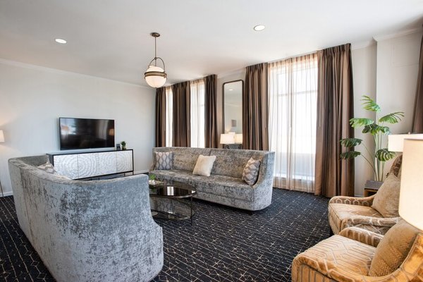 Magnolia Hotel Houston, a Tribute Portfolio Hotel by null