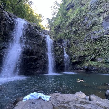 Upper Waikani Falls - Falls - Landmarks & Historical Buildings Near Me - Haiku, Hawaii
