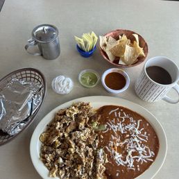 Huevos con chorizo breakfast