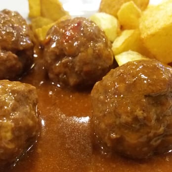 El Siete - Albóndigas con patatas - Restaurants Near Me - Vitoria-Gasteiz, Virgin Islands
