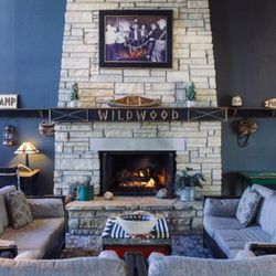 Wildwood Lodge -  Clive - Lobby setup
