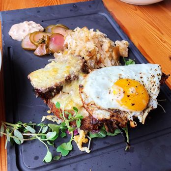 Cafe Belong - Cafes Near Me - Toronto, Ontario Cafe Belong - Cafes Near Me - Toronto, Ontario