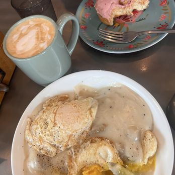 Compass Rose Cafe - Biscuits and gravy, vanilla raspberry donut, banana bread breve - Breakfast & Brunch Near Me - Brookings, Oregon