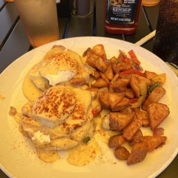 Nanna's Place - Eggs Benedict - Cafes Near Me - Gresham, Oregon