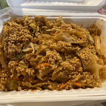 Sausalido Cafe - Phat Dragon Noodles with Chicken - Thai Near Me - Torrance, California Sausalido Cafe - Phat Dragon Noodles with Chicken - Thai Near Me - Torrance, California