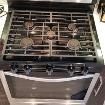 Arce's Cleaning Service - After: Clean Stove - Home Cleaning Near Me