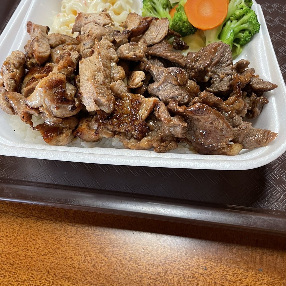 half & half beef and chicken plate half & half beef and chicken plate