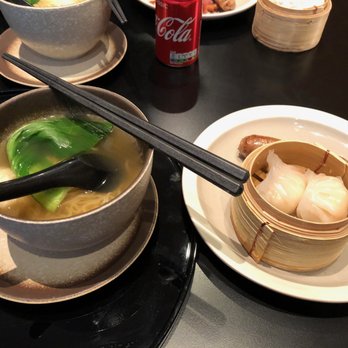 Cathay Pacific Airways First Class Lounge - Airport Lounges Near Me - London, XGL
