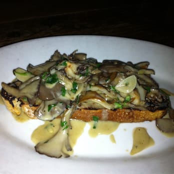 Gjelina - Awesome mushroom w truffle oil and creme fraiche on toast - New American Near Me - Venice, California Gjelina - Awesome mushroom w truffle oil and creme fraiche on toast - New American Near Me - Venice, California
