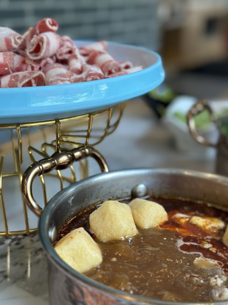 12 LUNAR CHINESE KITCHEN & BAR Updated October 2024 56 Photos & 27