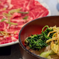 Korean Barbecue - Bibimbab simple servi avec le barbecue